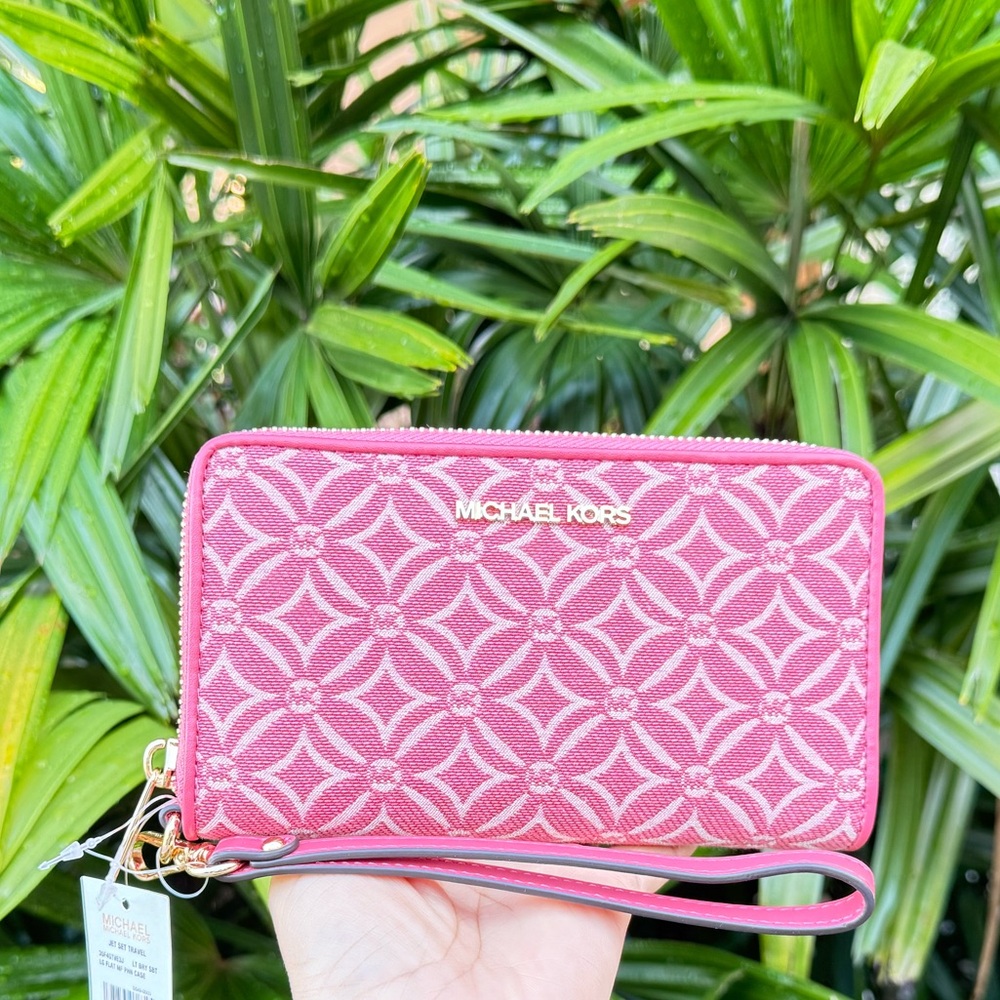 Michael Kors Jet Set Travel Multifunction Large Phone Wallet MK Light Berry